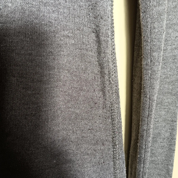 Active basic grey longsleeve shirt with round neckline size small - Picture 3 of 5